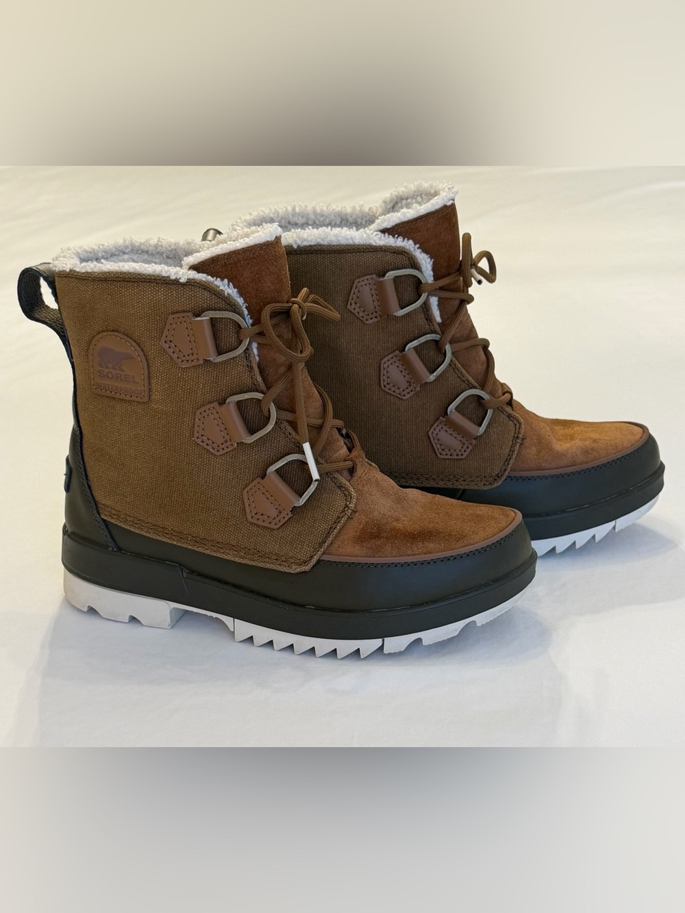 Sorel Tivoli IV Brown & White Lace-Up Waterproof Winter Boots Size 8.5